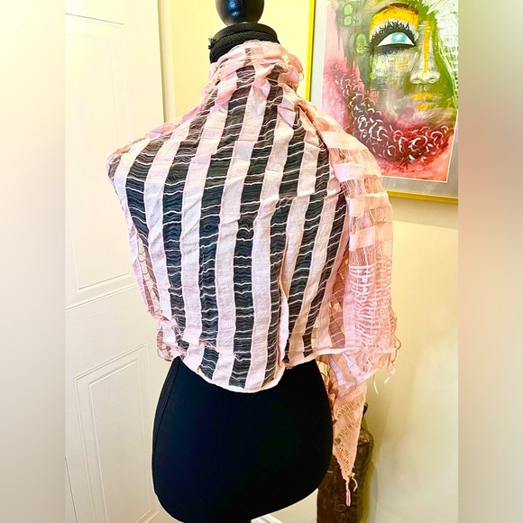 🆕🆒💕  Tunisian pashmina, delicate design & knotted fringe 💕✨ - Picture 5 of 8